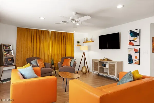 $2,888 | 1013 Francis Avenue, Las Vegas, NV 89104