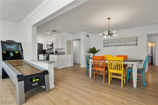 $2,888 | 1013 Francis Avenue, Las Vegas, NV 89104