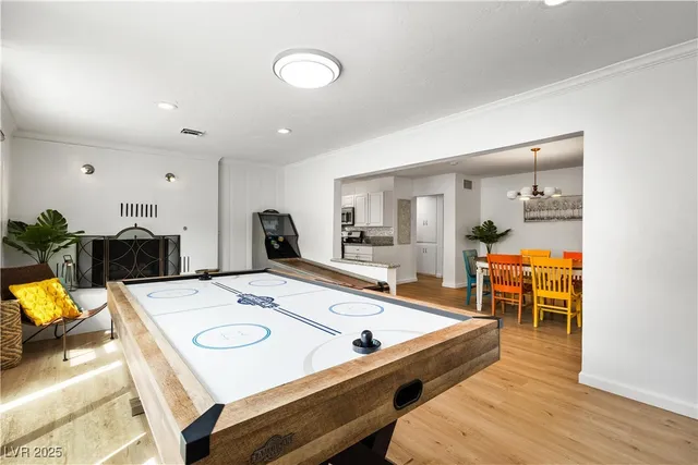 $2,800 | 1013 Francis Avenue, Las Vegas, NV 89104