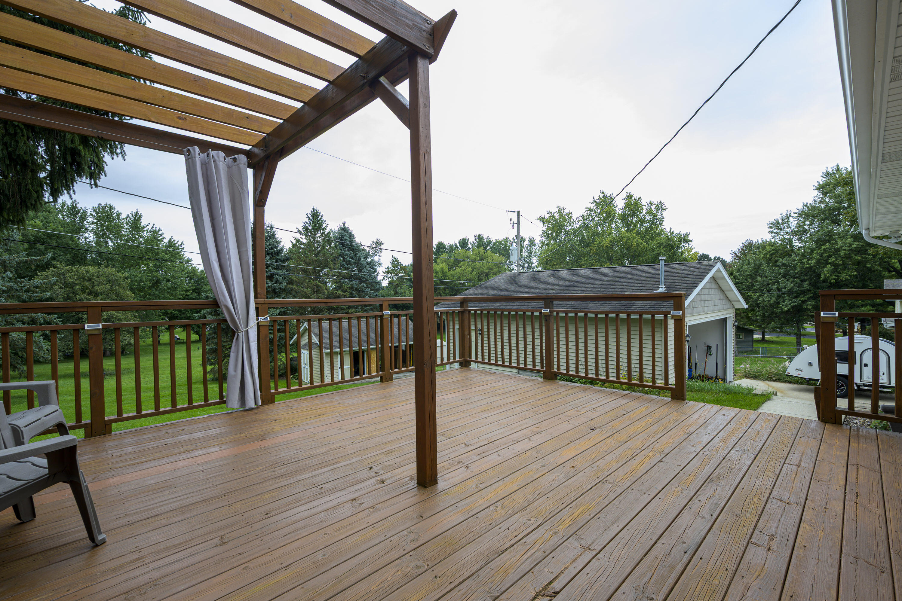 W262S3250 Ridge Road Waukesha, WI 53189 - Photo 7 of 20 Extra large deck with Pergola