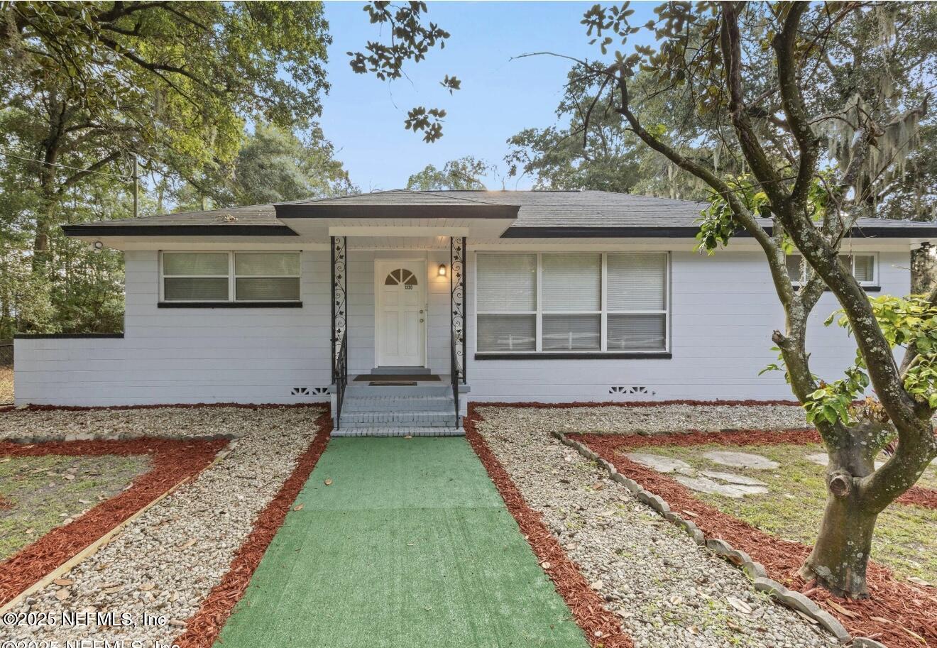 1330 Eddy Road Jacksonville, FL 32211 - Photo 2 of 39 a view of a house with a tub