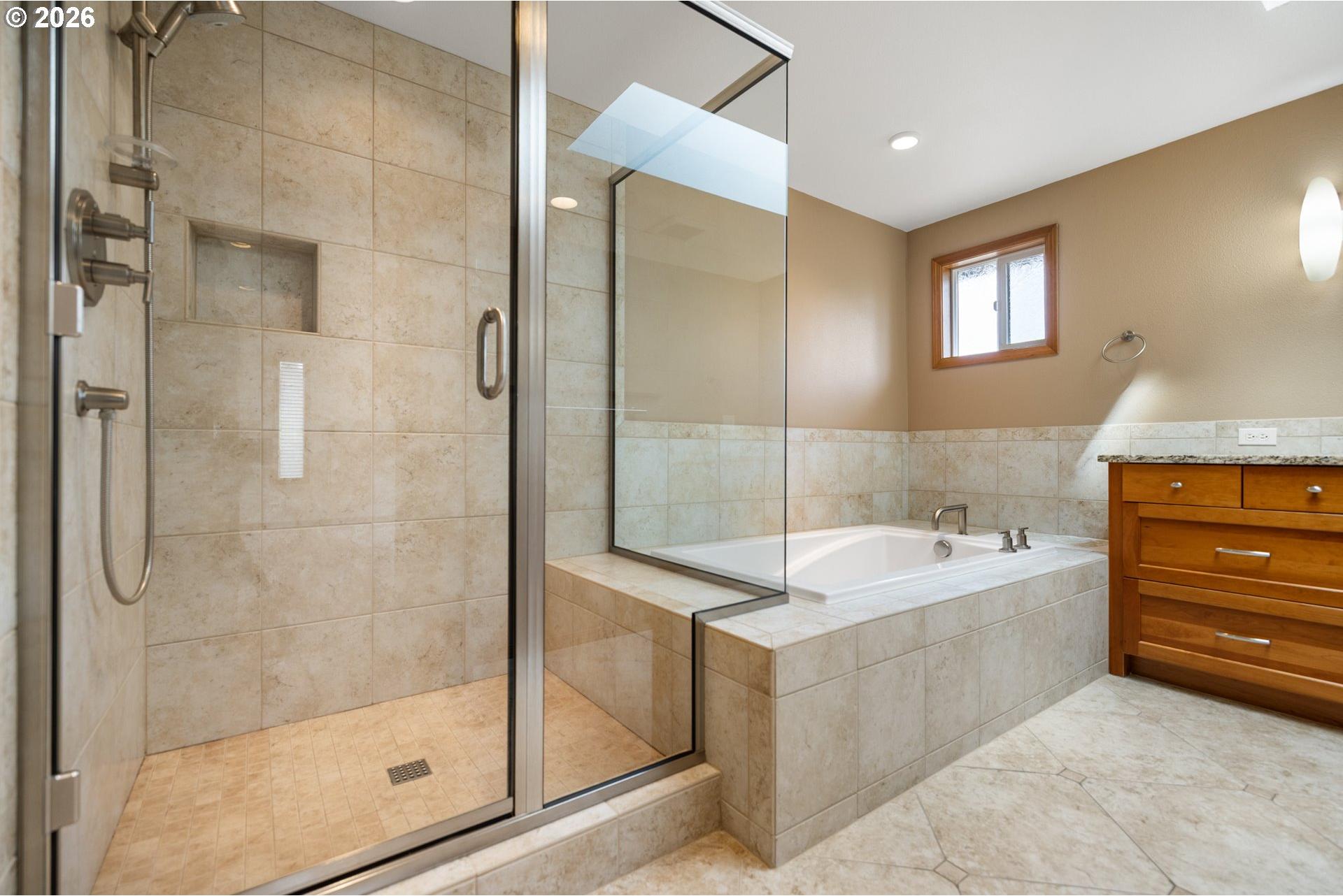 15615 Northwest Ridgetop Lane Beaverton, OR 97006 - Photo 16 of 30 Primary Bedroom