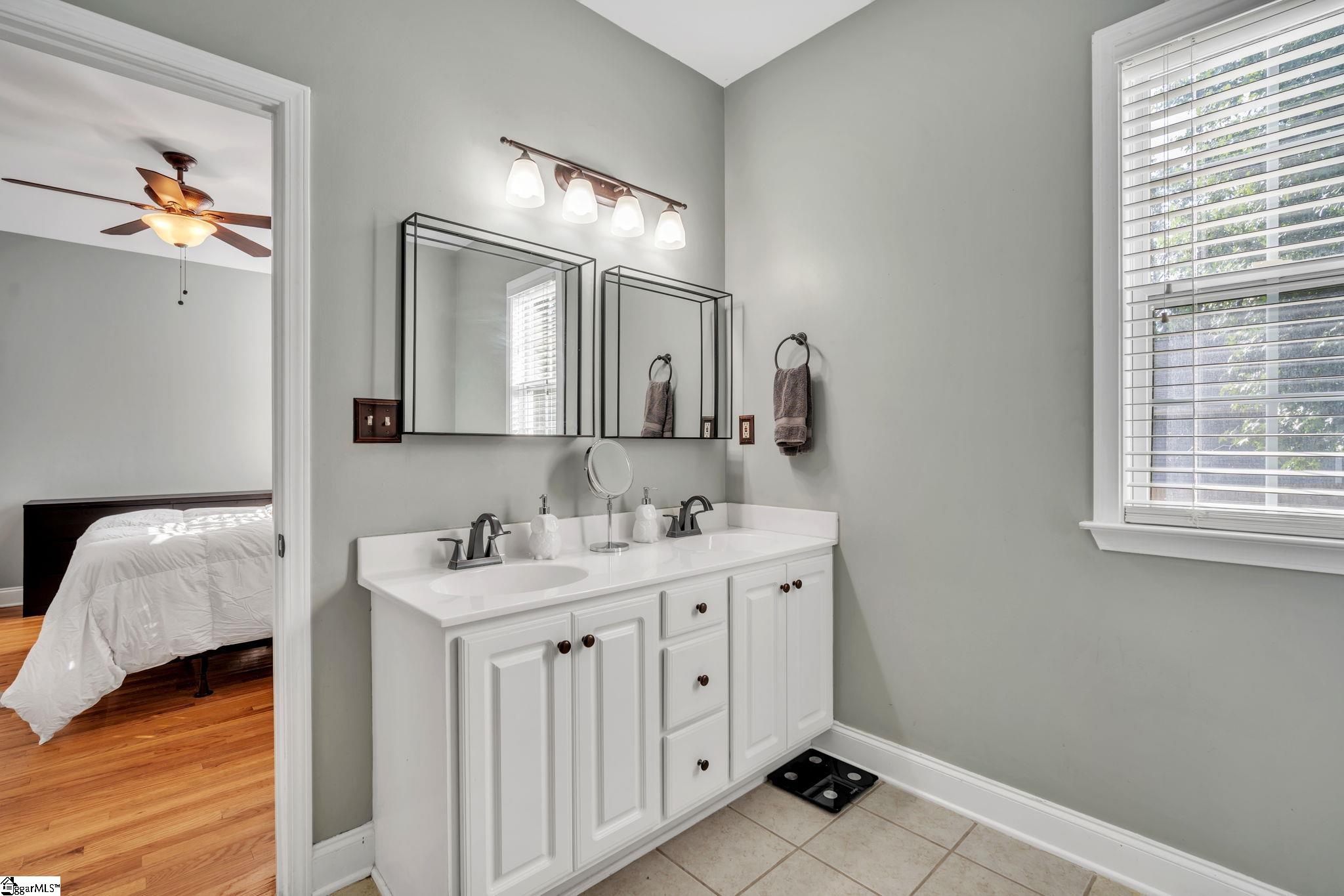 103 Ragon Lane Greenville, SC 29609 - Photo 18 of 25 Gallery Image 18