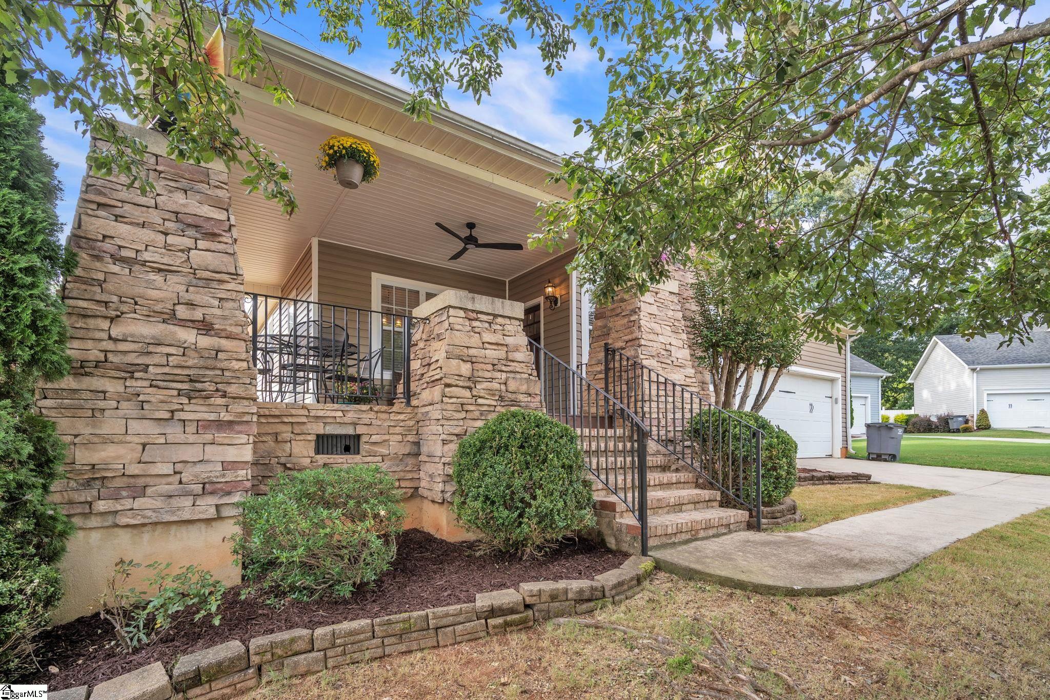 103 Ragon Lane Greenville, SC 29609 - Photo 3 of 25 Gallery Image 3