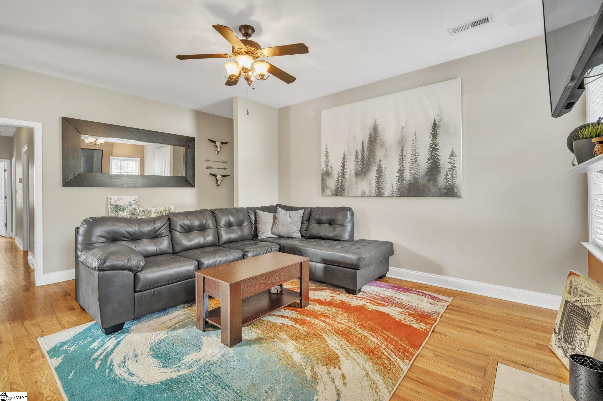 103 Ragon Lane Greenville, SC 29609 - Photo 5 of 25 Gallery Image 5