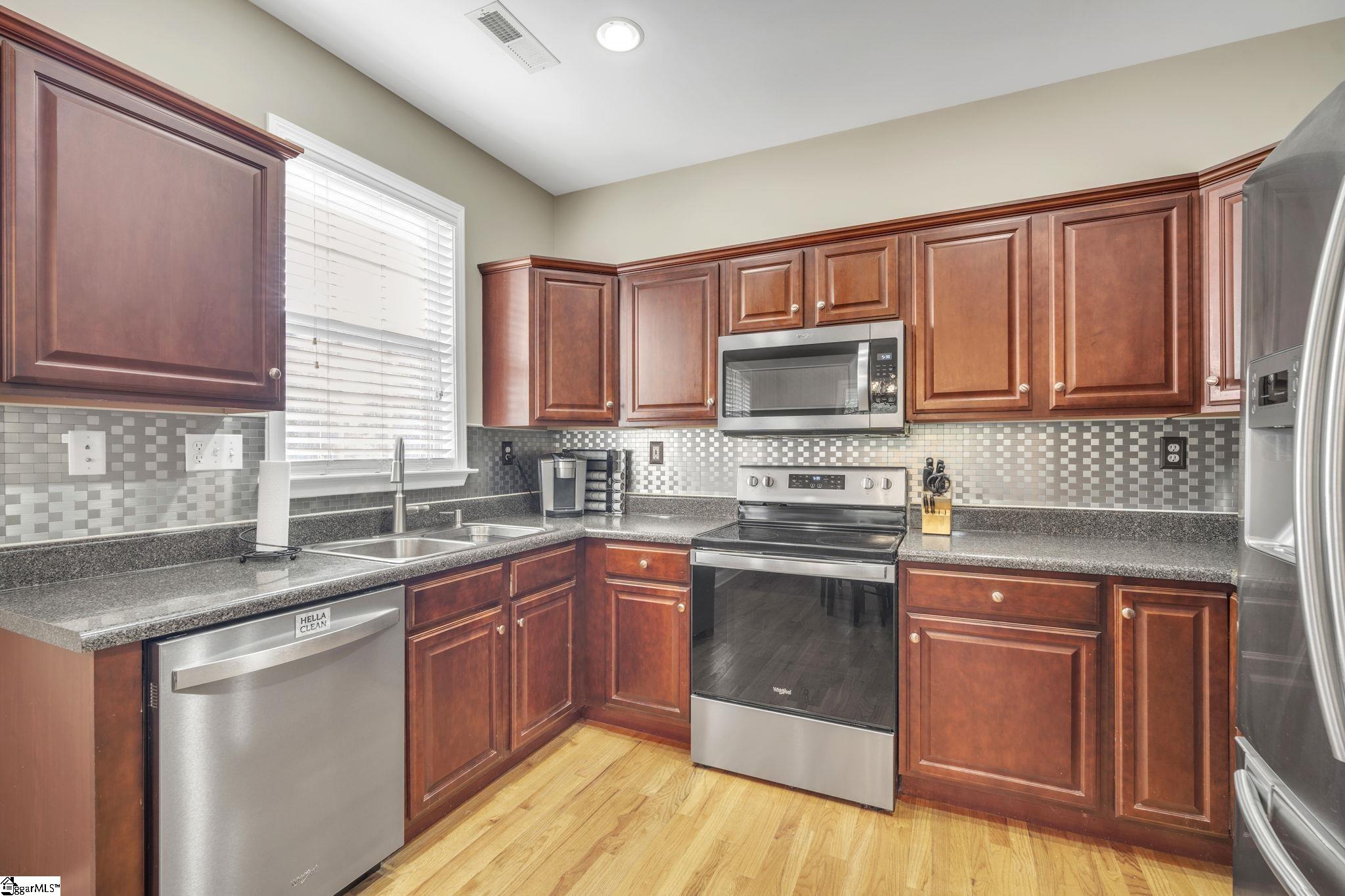 103 Ragon Lane Greenville, SC 29609 - Photo 8 of 25 Gallery Image 8