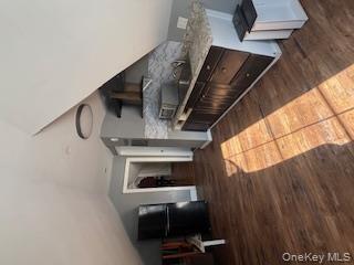 11 Manchester Road Poughkeepsie, NY 12603 - Photo 3 of 7