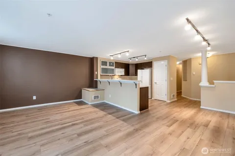 $449,000 | 3980 129th Place Southeast, Unit B102, Bellevue, WA 98006