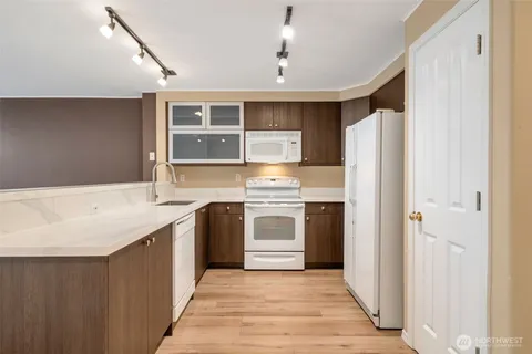 $449,000 | 3980 129th Place Southeast, Unit B102, Bellevue, WA 98006