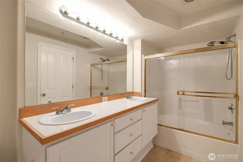 $449,000 | 3980 129th Place Southeast, Unit B102, Bellevue, WA 98006