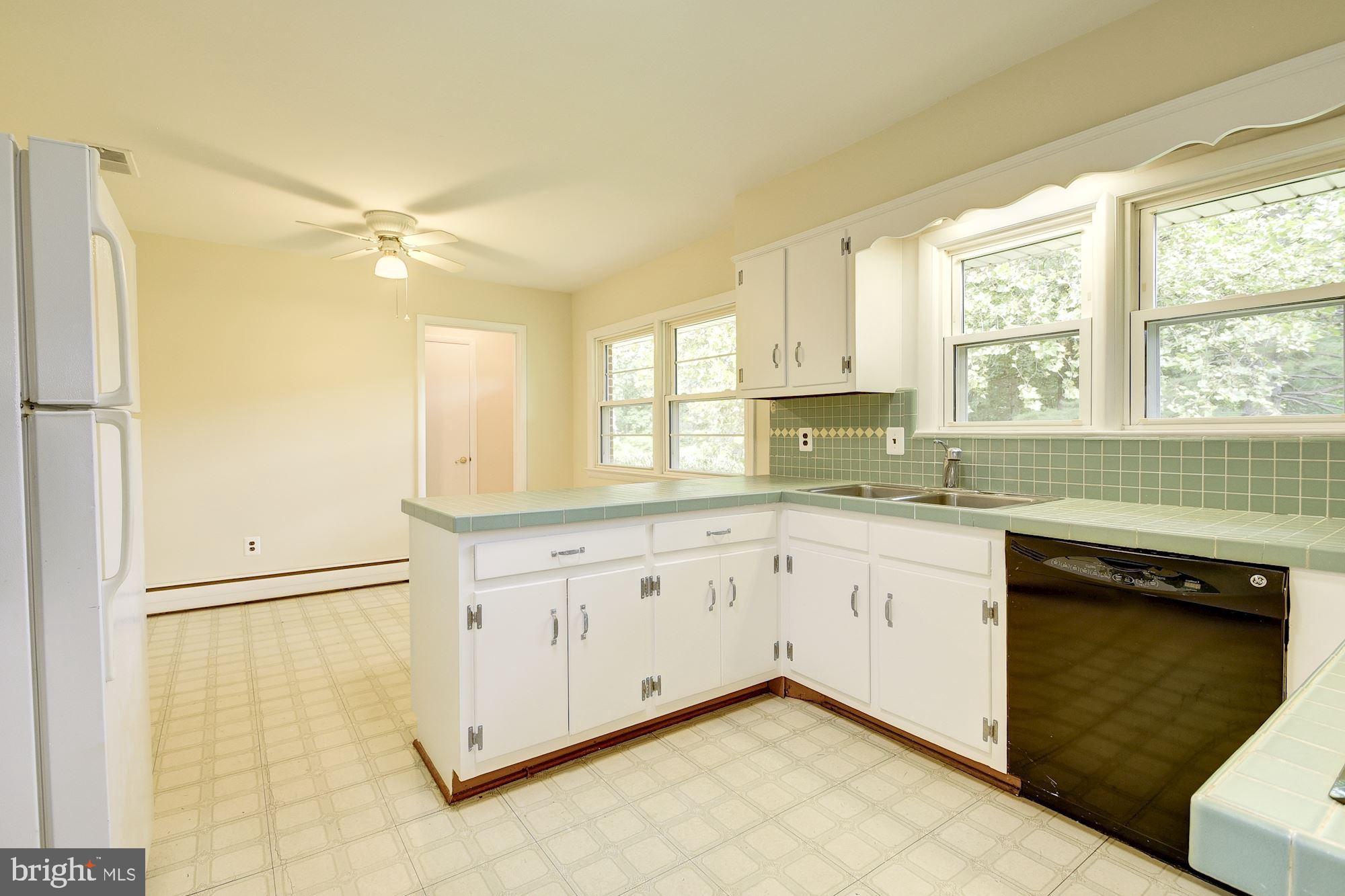 3304 Enterprise Road Bowie, MD 20721 - Photo 22 of 35 Lots of light in Kitchen