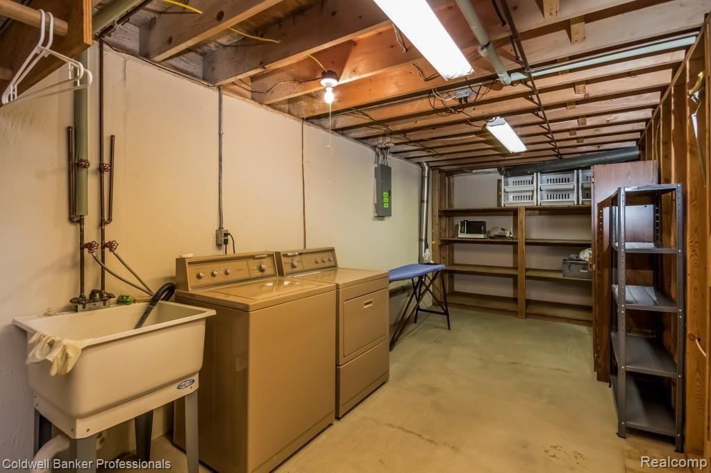 155 Meadow Ln Circle, Unit 21 Rochester Hills, MI 48307 - Photo 24 of 31