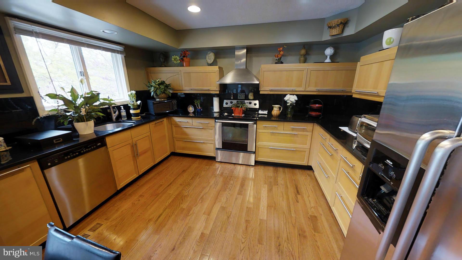 9321 Ravenridge Road Baltimore, MD 21234 - Photo 8 of 27 Kitchen
