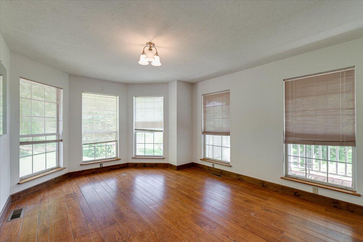 11023 Harbor Road Soddy Daisy, TN 37379 - Photo 17 of 54 09-11023 Harbor Rd N-9