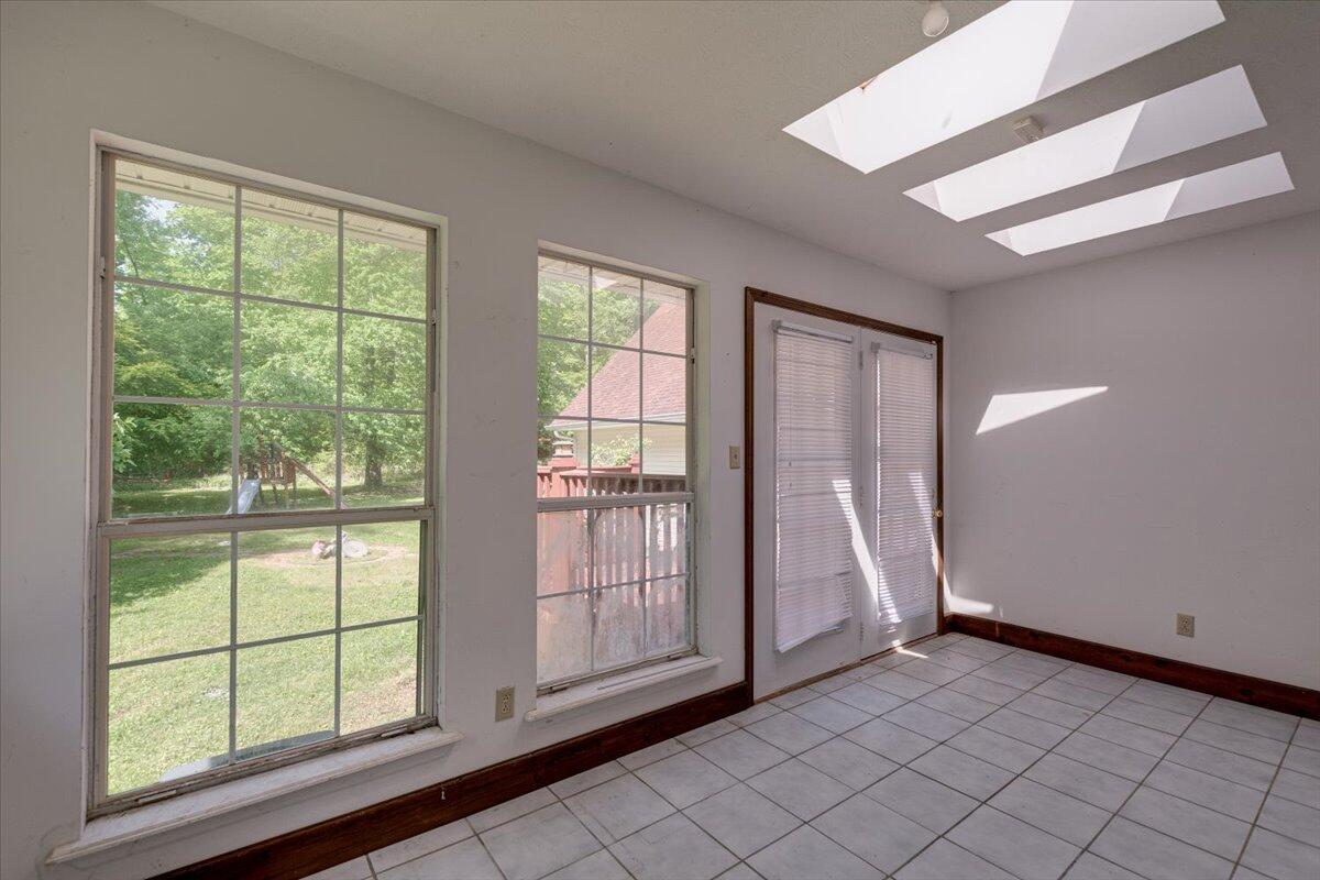 11023 Harbor Road Soddy Daisy, TN 37379 - Photo 35 of 54 29-11023 Harbor Rd N-29