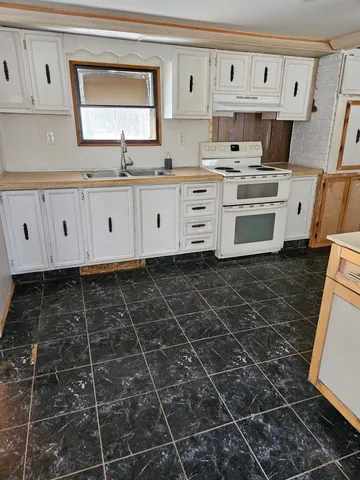 $1,400 | 4 Dunn Avenue, Campton, NH 03223