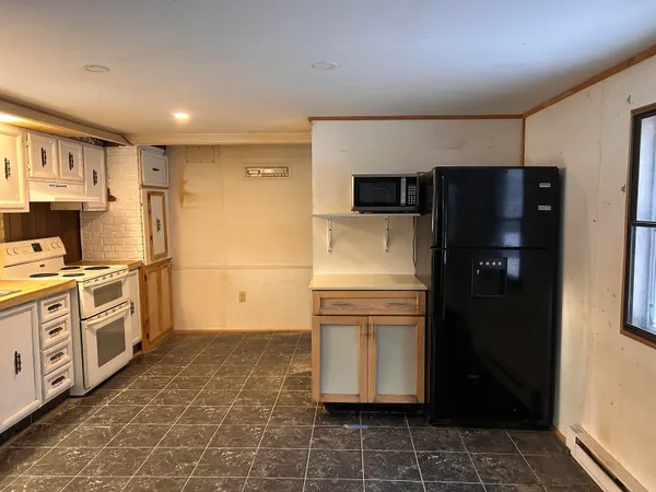 $1,400 | 4 Dunn Avenue, Campton, NH 03223