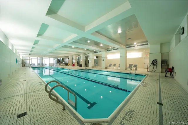 a view of utility room