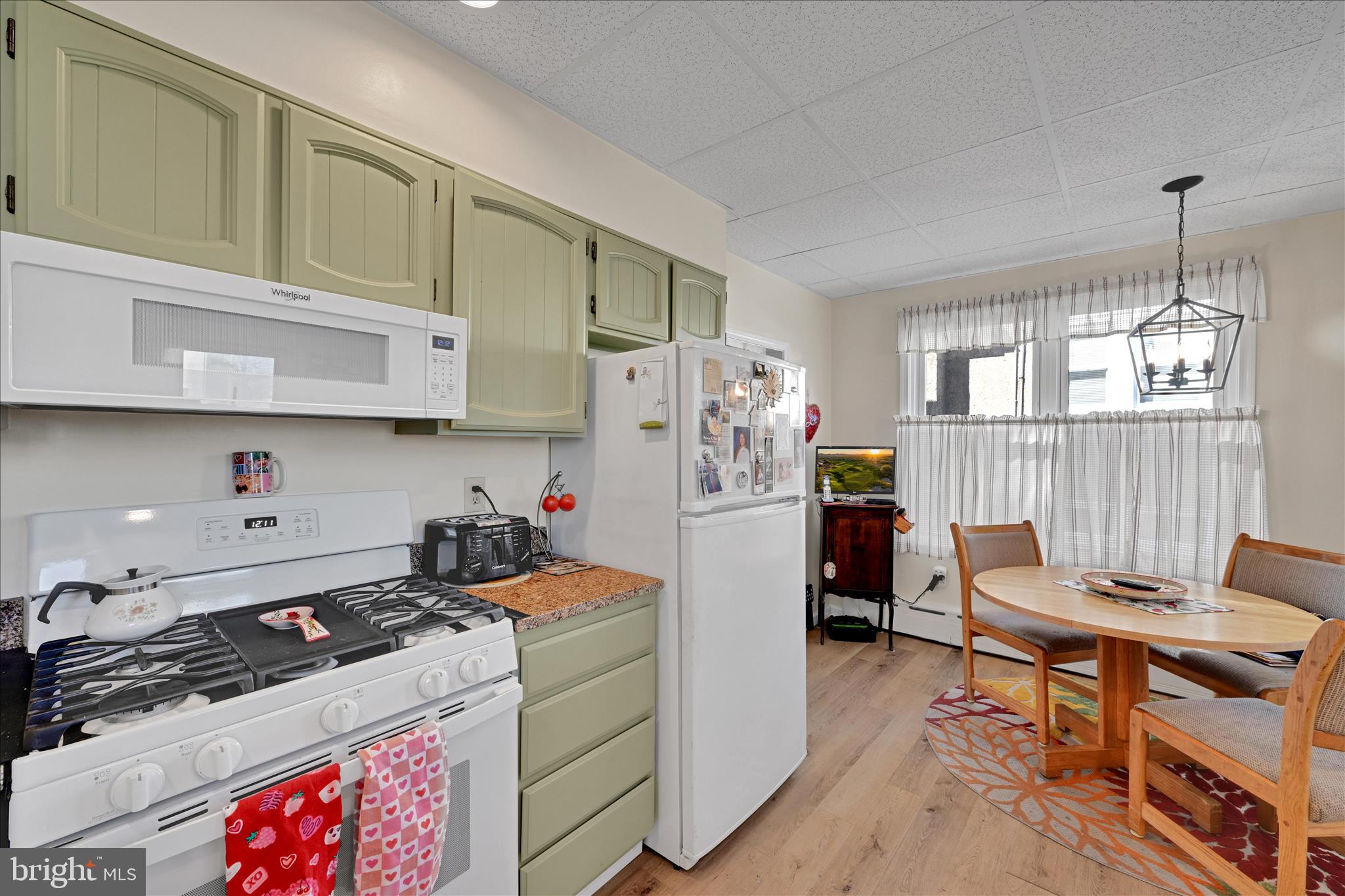 7425 Rogers Avenue Upper Darby, PA 19082 - Photo 12 of 33 Kitchen