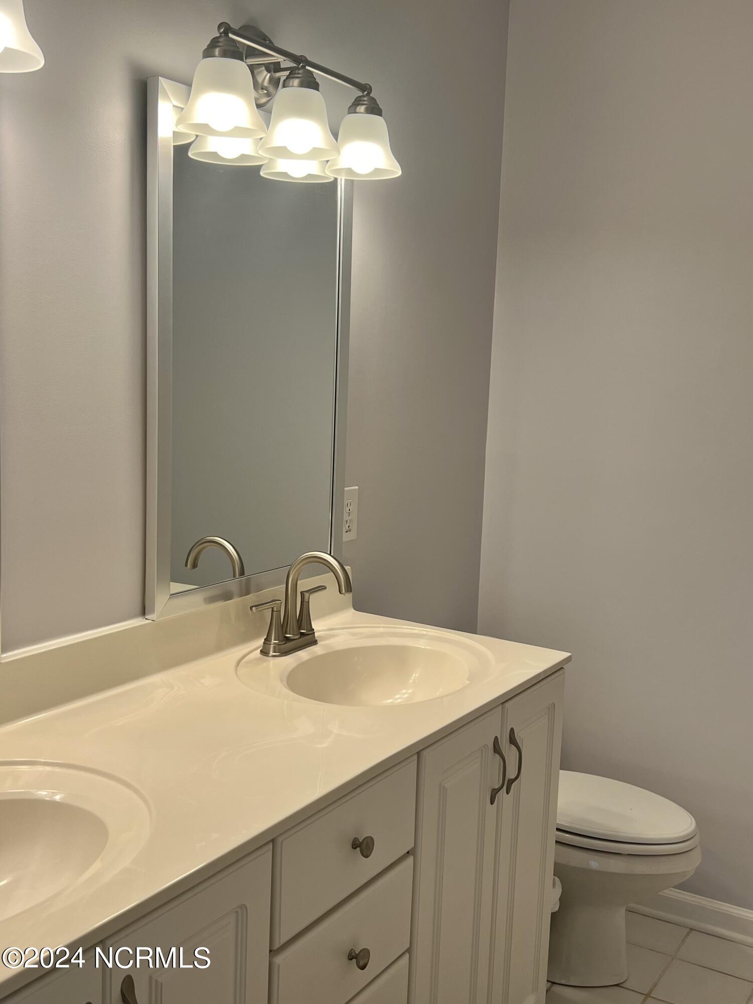 505 Planter's Ridge Drive Sunset Beach, NC 28468 - Photo 27 of 47 Master Bath