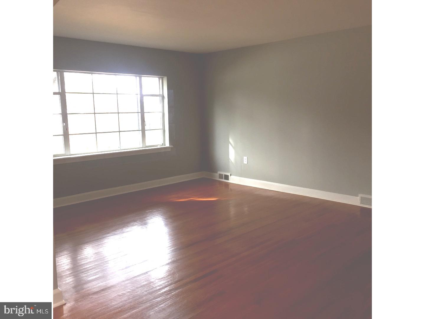 2255 Cross Road Glenside, PA 19038 - Photo 3 of 5 Living Room