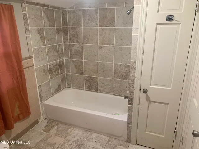 $143,900 | 370 East College Avenue, Holly Springs, MS 38635