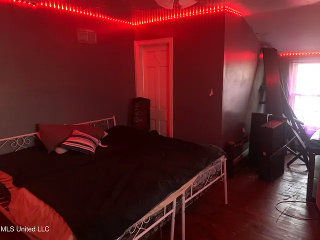 $143,900 | 370 East College Avenue, Holly Springs, MS 38635