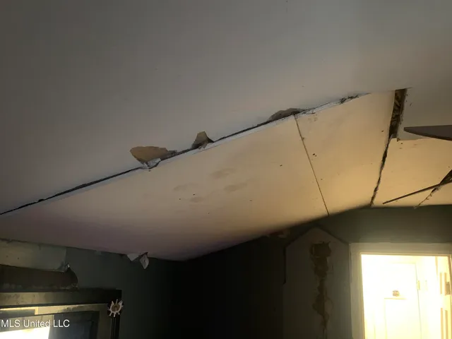 $143,900 | 370 East College Avenue, Holly Springs, MS 38635