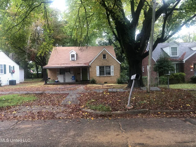 $152,500 | 370 East College Avenue, Holly Springs, MS 38635