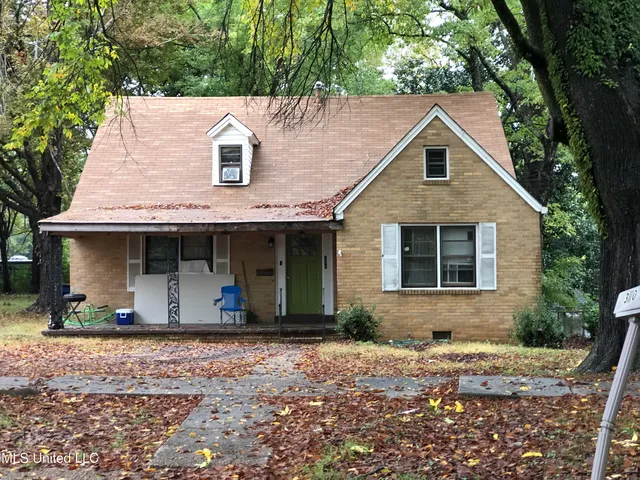 $152,500 | 370 East College Avenue, Holly Springs, MS 38635