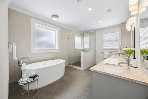 $1,649,000 | 306 East 5th Street, Houston, TX 77007