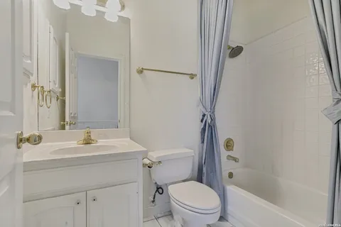 $379,000 | 158 Oakwell Farms Parkway, San Antonio, TX 78218