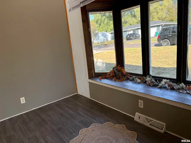 $109,900 | 117 Walnut Street, North Pekin, IL 61554