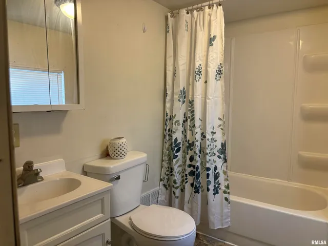 $109,900 | 117 Walnut Street, North Pekin, IL 61554