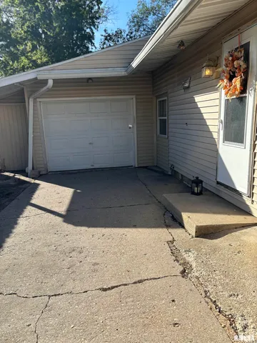 $109,900 | 117 Walnut Street, North Pekin, IL 61554