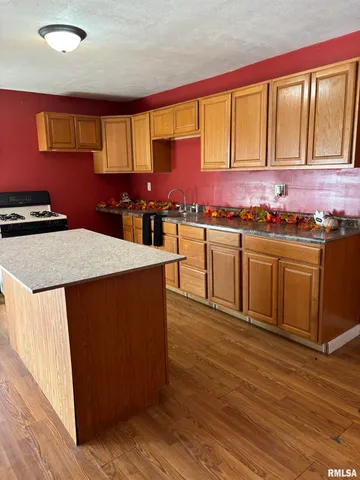 $109,900 | 117 Walnut Street, North Pekin, IL 61554