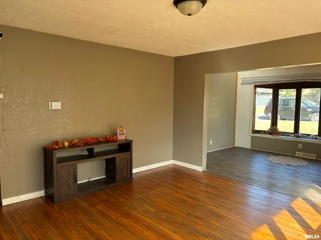 $109,900 | 117 Walnut Street, North Pekin, IL 61554