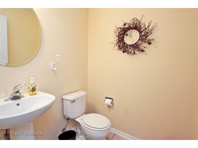 2806 Falling Waters Lane, Unit 2806 Lindenhurst, IL 60046 - Photo 9 of 10