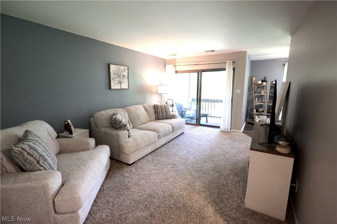1115 Canyon View Road, Unit 403 Northfield, OH 44067 - Photo 3 of 23
