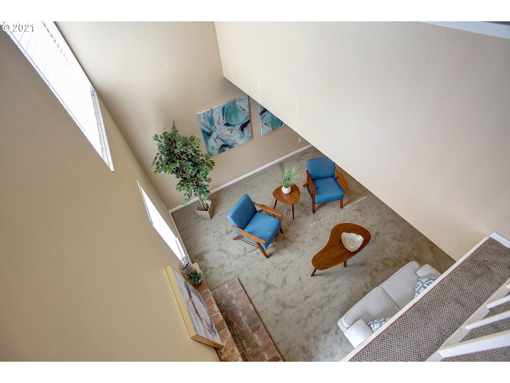 10237 Southwest Denney Road Beaverton, OR 97008 - Photo 14 of 32 a view of entryway and kitchen