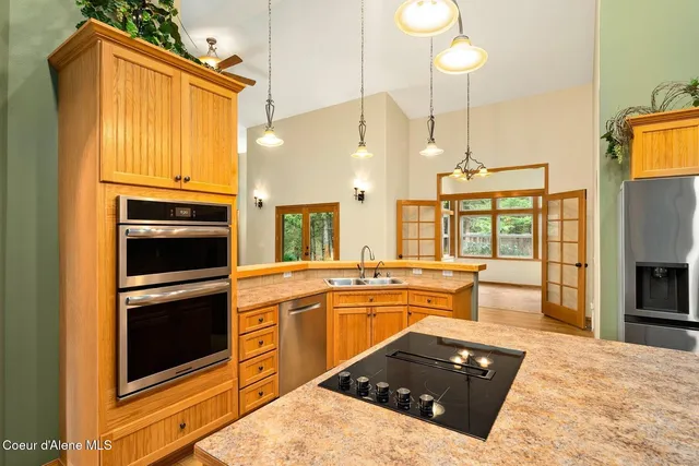 $1,100,000 | 7001 East Chattaroy Road, Chattaroy, WA 99003