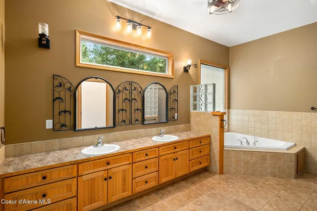 $1,100,000 | 7001 East Chattaroy Road, Chattaroy, WA 99003