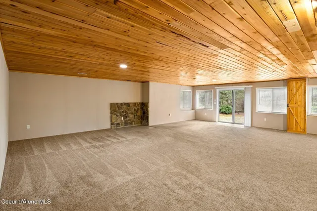 $1,100,000 | 7001 East Chattaroy Road, Chattaroy, WA 99003