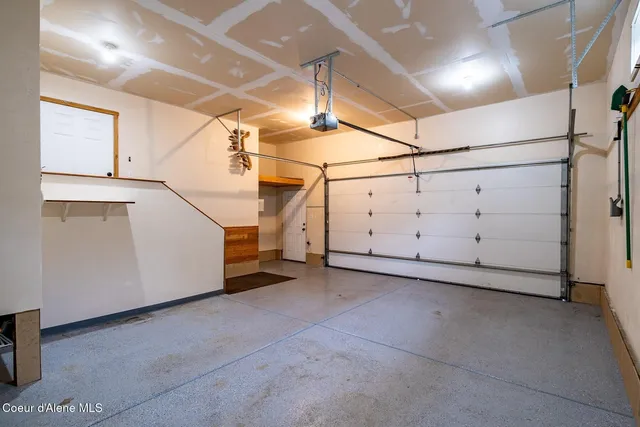 $1,100,000 | 7001 East Chattaroy Road, Chattaroy, WA 99003