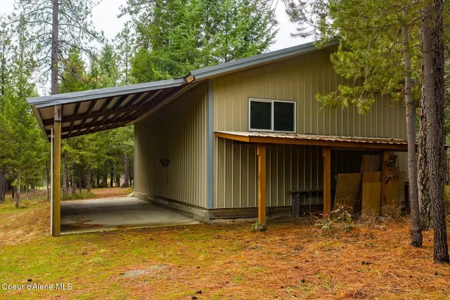 $1,100,000 | 7001 East Chattaroy Road, Chattaroy, WA 99003