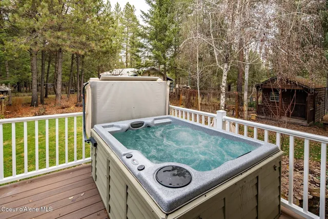 $1,100,000 | 7001 East Chattaroy Road, Chattaroy, WA 99003