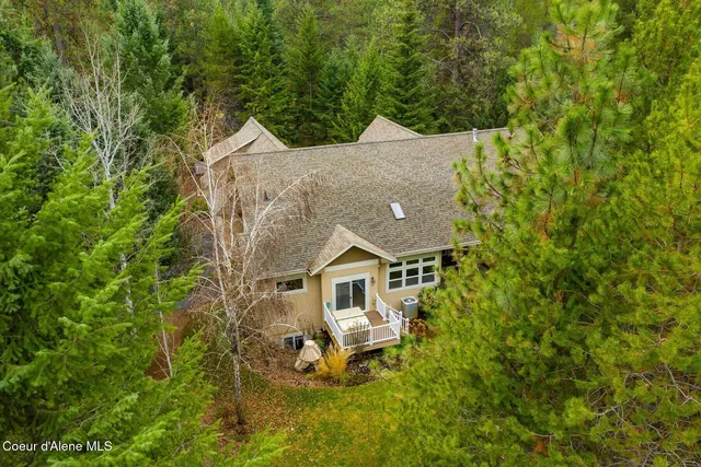 $1,100,000 | 7001 East Chattaroy Road, Chattaroy, WA 99003