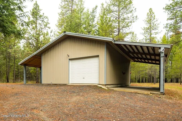 $1,100,000 | 7001 East Chattaroy Road, Chattaroy, WA 99003