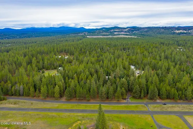 $1,100,000 | 7001 East Chattaroy Road, Chattaroy, WA 99003