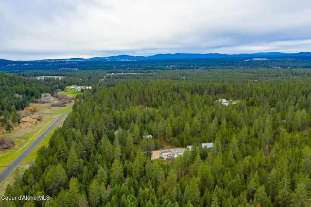 $1,100,000 | 7001 East Chattaroy Road, Chattaroy, WA 99003